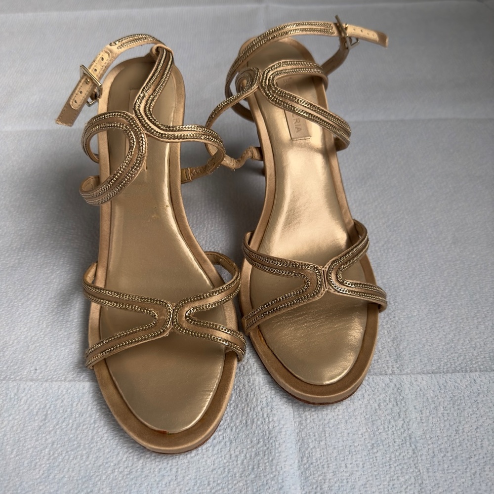 Shoes - Picture 3 of 7
